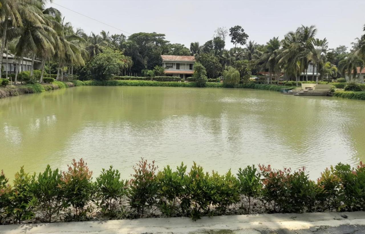 Breathing Earth - Rooms And Pool Kolkata Exterior photo