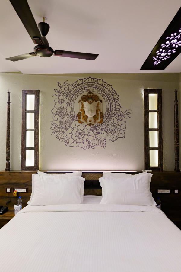 Breathing Earth - Rooms And Pool Kolkata Exterior photo