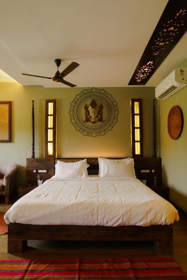 Breathing Earth - Rooms And Pool Kolkata Exterior photo