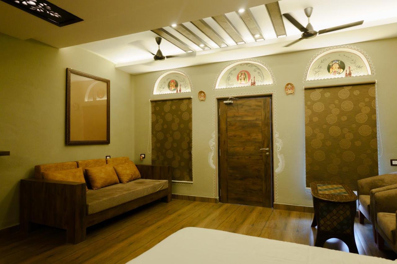 Breathing Earth - Rooms And Pool Kolkata Exterior photo