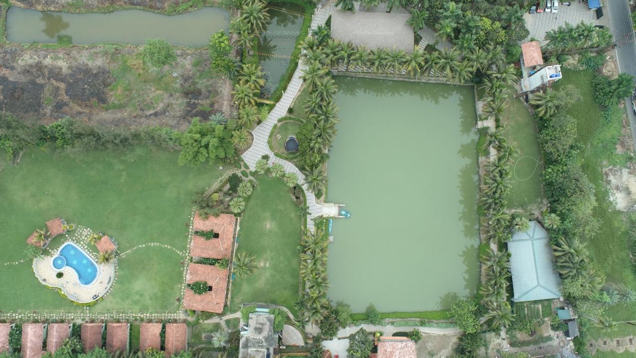 Breathing Earth - Rooms And Pool Kolkata Exterior photo