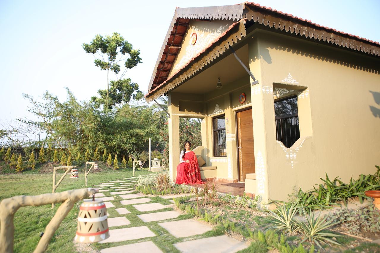 Breathing Earth - Rooms And Pool Kolkata Exterior photo