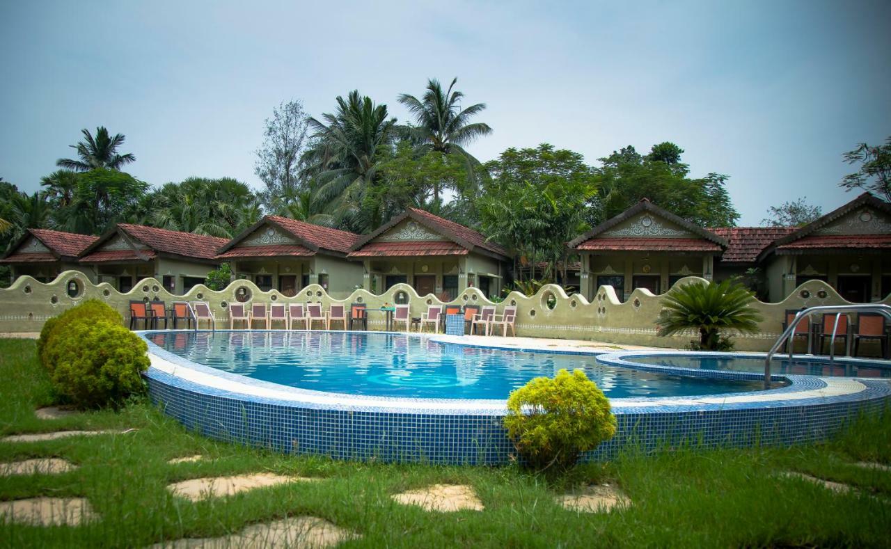 Breathing Earth - Rooms And Pool Kolkata Exterior photo